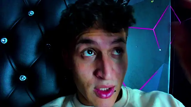 Snapshot of Ethan_Waalker chatting on February 15, 2026, 10:39 pm Ethan Waalker online show from February 15, 2026, 10:39 pm