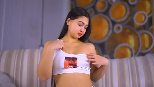 LorettaBeetz online show from January 5, 2026, 5:27 pm