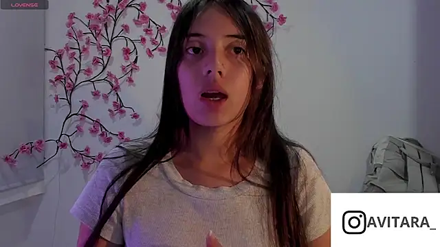 Snapshot of vanesita_ chatting on June 10, 2026, 12:11 am vanesita online show from June 10, 2026, 12:11 am