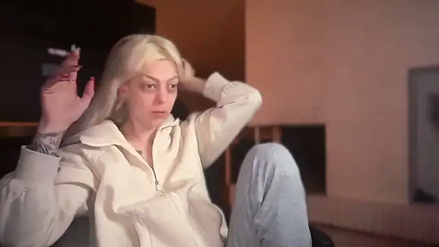 Melina Diamond online show from January 13, 2026, 4:29 am