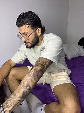 thedragonboyxxx online show from February 2, 2026, 4:00 am