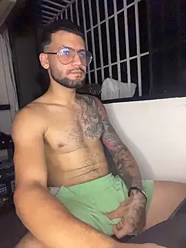Snapshot of thedragonboyxxx chatting on July 4, 2026, 4:40 am thedragonboyxxx online show from July 4, 2026, 4:40 am