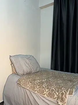 LiaCuti online show from February 14, 2026, 11:01 pm