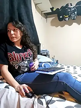 riquimona online show from February 2, 2026, 11:47 pm