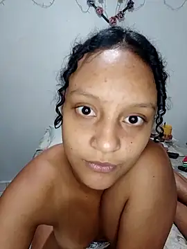 Snapshot of LolaAndBugs_ chatting on February 6, 2026, 11:41 pm LolaAndBugs online show from February 6, 2026, 11:41 pm