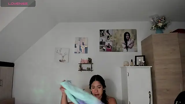 Snapshot of VEROSlen- chatting on January 8, 2026, 1:52 am VEROSlen- online show from January 8, 2026, 1:52 am