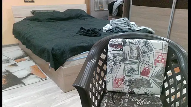 alieninhumanbody1 online show from January 14, 2026, 2:28 am