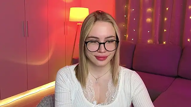 Snapshot of Aurelia_Voss chatting on March 9, 2026, 5:44 am Aurelia Voss online show from March 9, 2026, 5:44 am