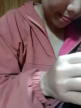 Snapshot of Chloe-ee chatting on February 23, 2026, 2:31 am Chloe-ee online show from February 23, 2026, 2:31 am