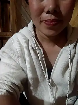 Snapshot of Chloe-ee chatting on February 28, 2026, 1:56 pm Chloe-ee online show from February 28, 2026, 1:56 pm