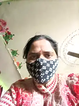 DIRTY-MOMS online show from January 15, 2026, 6:07 am