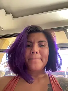 Aljycatx online show from April 13, 2026, 4:40 am