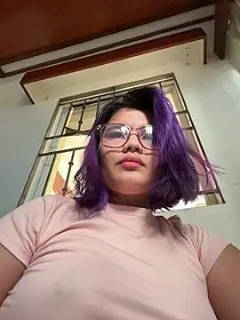 Aljycatx online show from April 15, 2026, 7:37 am