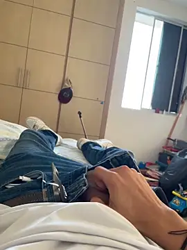 HotWhisper22 online show from February 12, 2026, 12:00 pm