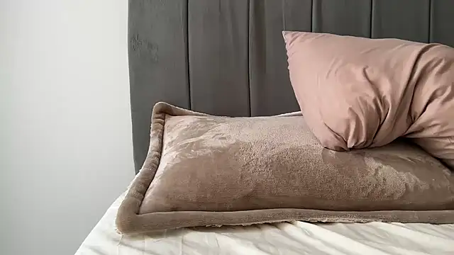 HotWhisper22 online show from April 10, 2026, 1:38 pm