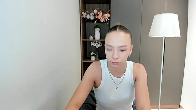 StevieKemner online show from December 17, 2025, 11:05 am