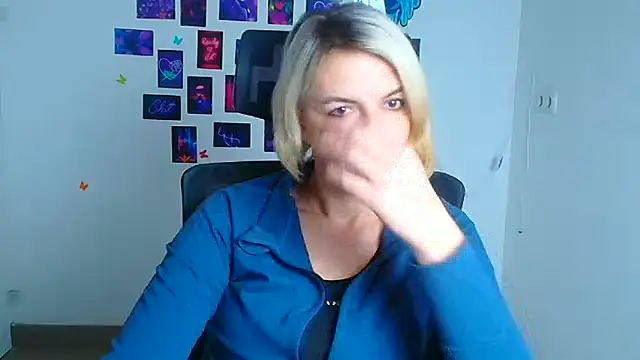 Lana Foxyy online show from December 19, 2025, 4:47 pm