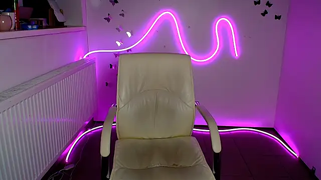 Lana Foxyy online show from July 16, 2026, 5:35 am