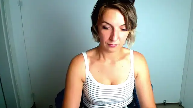 Lana Foxyy online show from August 5, 2026, 12:52 pm