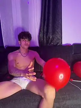 saphirafox online show from February 12, 2026, 10:27 pm