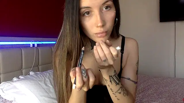 saphirafox online show from March 12, 2026, 2:34 pm