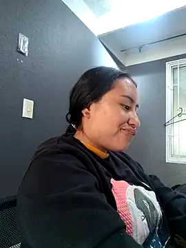 Venuz Rivers  online show from December 16, 2025, 3:39 pm