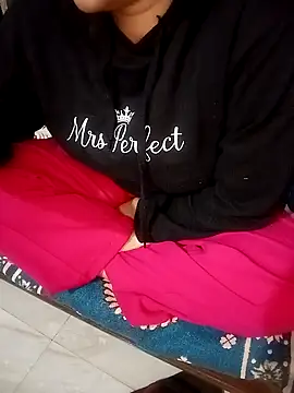 Snapshot of Sofia-111 chatting on February 14, 2026, 6:37 pm Sofia-111 online show from February 14, 2026, 6:37 pm