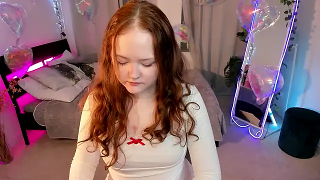 Snapshot of Yennefer__ chatting on February 17, 2026, 10:23 am Yennefer online show from February 17, 2026, 10:23 am