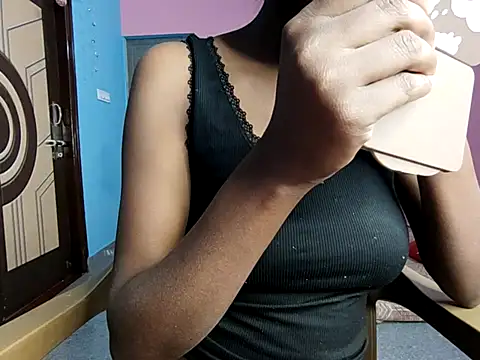 Snapshot of Mariya_000 chatting on January 5, 2026, 6:11 pm Mariya 000 online show from January 5, 2026, 6:11 pm