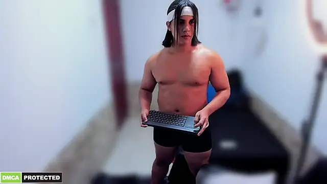 latinboyfit online show from February 15, 2026, 3:14 am