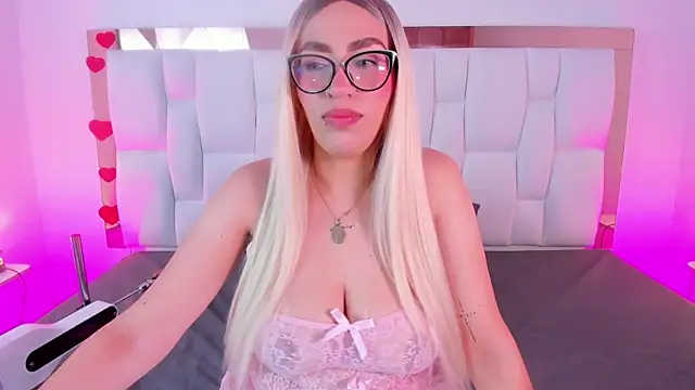 CamilleJuicy  online show from April 6, 2026, 12:50 pm