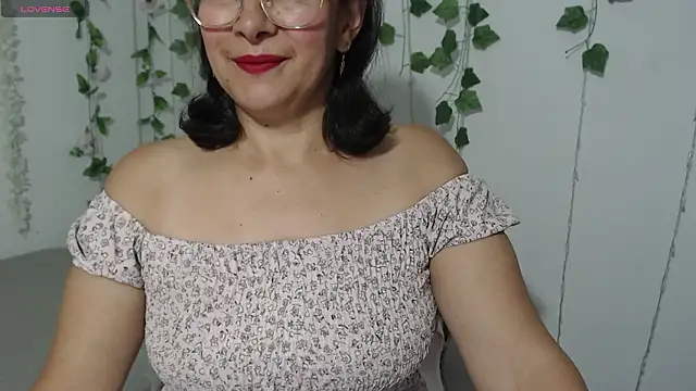 christy ant online show from February 3, 2026, 6:13 pm