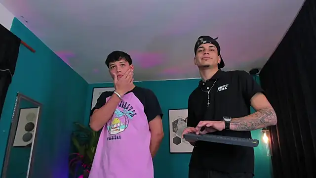 Oficial KingOfHeavens online show from December 22, 2025, 10:18 pm