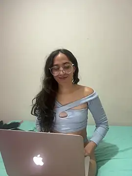 LatinDoll8 online show from May 15, 2026, 3:13 am