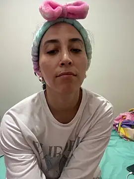 LatinDoll8 online show from May 20, 2026, 12:28 am