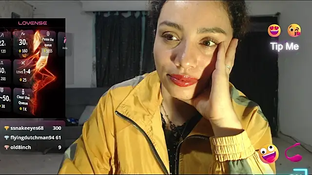 Snapshot of zoee_taiana chatting on December 21, 2025, 11:01 pm zoee taiana online show from December 21, 2025, 11:01 pm