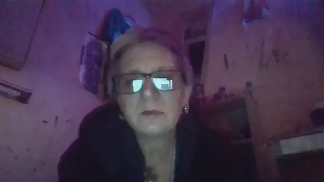 Snapshot of becky1111 chatting on April 8, 2026, 6:13 am becky1111 online show from April 8, 2026, 6:13 am