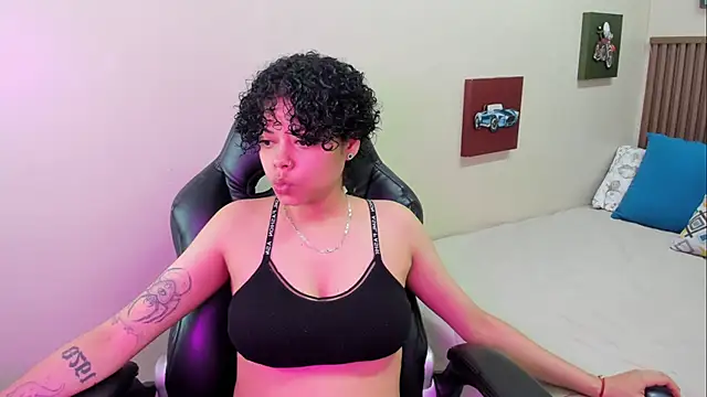 Sasha Venom online show from April 28, 2026, 11:43 pm