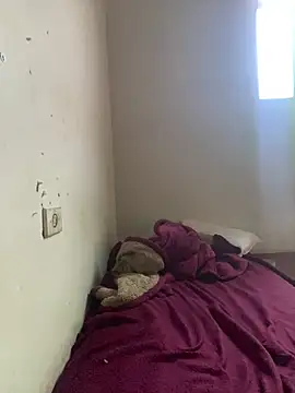 Snapshot of eu_laura chatting on January 7, 2026, 9:34 am eu laura online show from January 7, 2026, 9:34 am