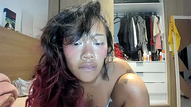 heavenngirlyy444 online show from April 30, 2026, 5:58 am