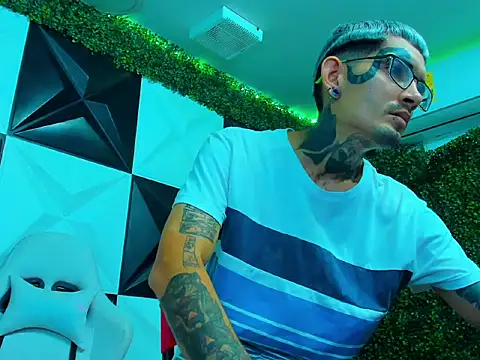 Snapshot of Boy_tatto77 chatting on February 10, 2026, 5:50 pm Boy tatto77 online show from February 10, 2026, 5:50 pm