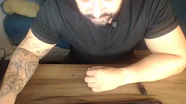 Snapshot of drlluis chatting on February 21, 2026, 1:50 am drlluis online show from February 21, 2026, 1:50 am