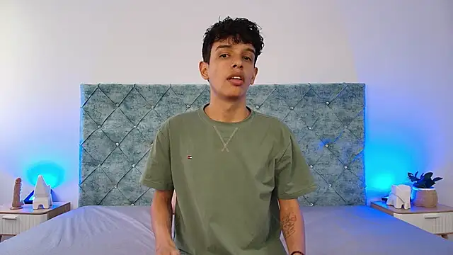 maxfrost 1 online show from December 20, 2025, 7:10 pm