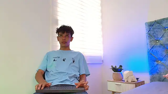 maxfrost 1 online show from December 21, 2025, 7:10 pm