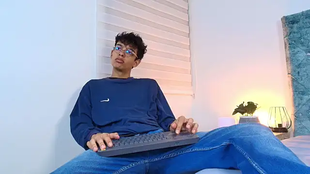 maxfrost 1 online show from January 12, 2026, 7:19 pm