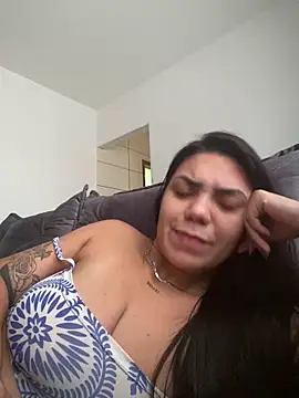 Snapshot of Nini_ chatting on April 18, 2026, 2:32 pm Nini online show from April 18, 2026, 2:32 pm