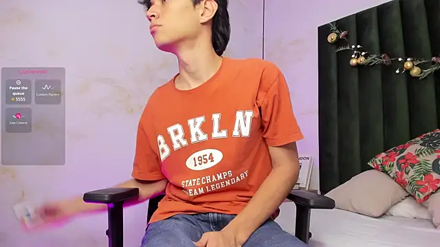 Aron valverde online show from December 18, 2025, 2:28 am