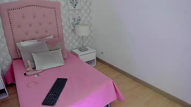 amber  ferrera online show from January 15, 2026, 7:50 pm