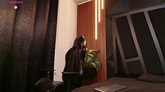 Noah Clarkk online show from February 14, 2026, 11:23 pm