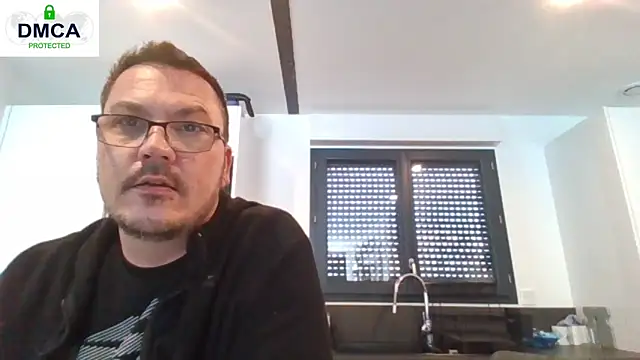 Miss-Chupagirly online show from March 19, 2026, 9:46 am